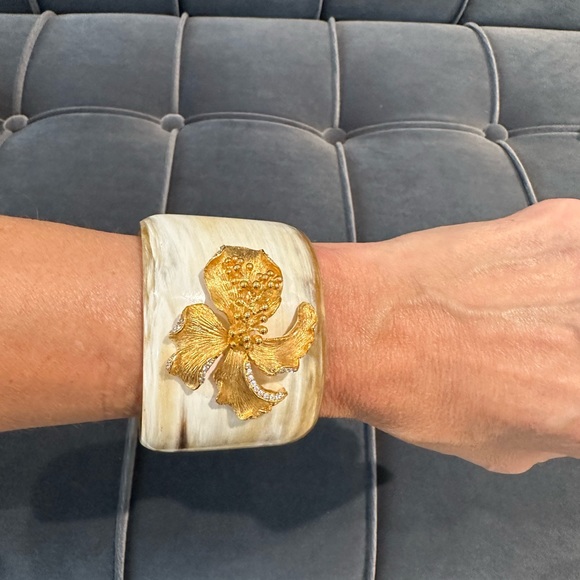 Nacre Designs Horn Cuff - Picture 5 of 5